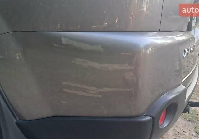 Ниссан ИксТрейл 2008 в Днепре (Днепропетровске) на Automoto.ua Серый Ниссан ИксТрейл, объемом двигателя 2.49 л и пробегом 290 тыс. км за 6500 $, фото 1 на Automoto.ua