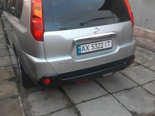 Серый Ниссан ИксТрейл, объемом двигателя 2.5 л и пробегом 261 тыс. км за 7500 $, фото 11 на Automoto.ua