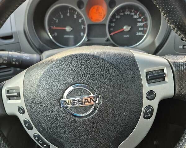 Серый Ниссан ИксТрейл, объемом двигателя 2 л и пробегом 172 тыс. км за 8500 $, фото 10 на Automoto.ua