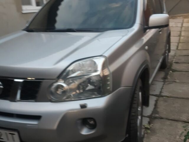 Серый Ниссан ИксТрейл, объемом двигателя 2.5 л и пробегом 261 тыс. км за 7500 $, фото 9 на Automoto.ua