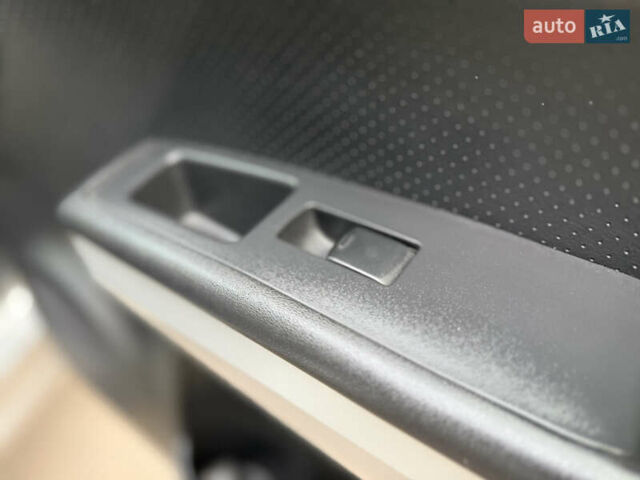 Серый Ниссан ИксТрейл, объемом двигателя 2 л и пробегом 240 тыс. км за 7600 $, фото 65 на Automoto.ua