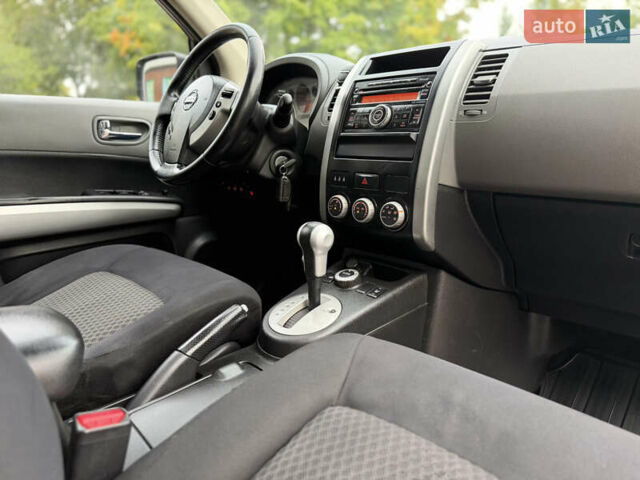 Серый Ниссан ИксТрейл, объемом двигателя 2 л и пробегом 240 тыс. км за 7600 $, фото 63 на Automoto.ua