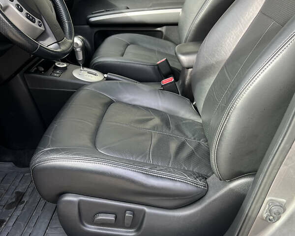 Серый Ниссан ИксТрейл, объемом двигателя 2 л и пробегом 229 тыс. км за 10100 $, фото 20 на Automoto.ua