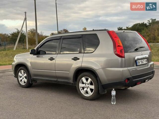 Сірий Ніссан ІксТрейл, об'ємом двигуна 2 л та пробігом 238 тис. км за 9400 $, фото 31 на Automoto.ua