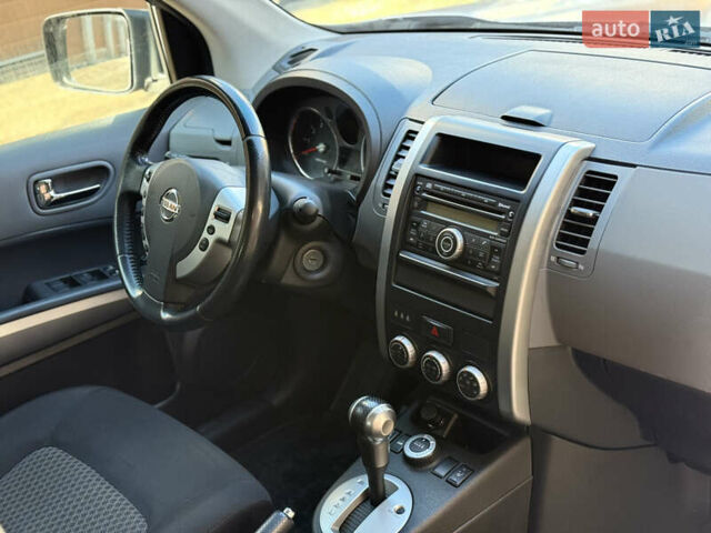 Серый Ниссан ИксТрейл, объемом двигателя 2 л и пробегом 199 тыс. км за 8800 $, фото 12 на Automoto.ua