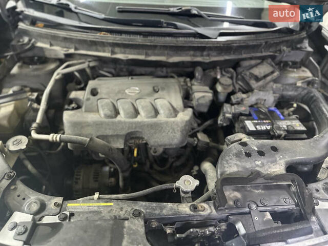 Серый Ниссан ИксТрейл, объемом двигателя 2 л и пробегом 262 тыс. км за 8900 $, фото 5 на Automoto.ua