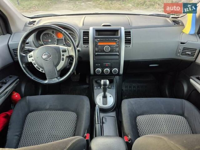 Серый Ниссан ИксТрейл, объемом двигателя 2 л и пробегом 172 тыс. км за 8500 $, фото 9 на Automoto.ua