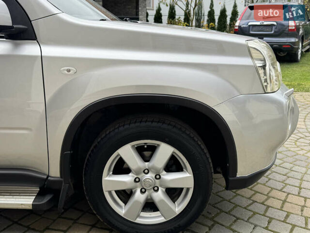 Сірий Ніссан ІксТрейл, об'ємом двигуна 2 л та пробігом 228 тис. км за 10250 $, фото 44 на Automoto.ua