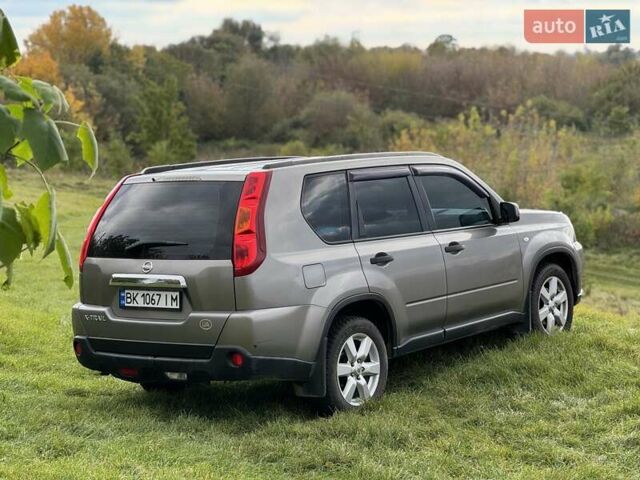 Сірий Ніссан ІксТрейл, об'ємом двигуна 2 л та пробігом 238 тис. км за 9400 $, фото 19 на Automoto.ua