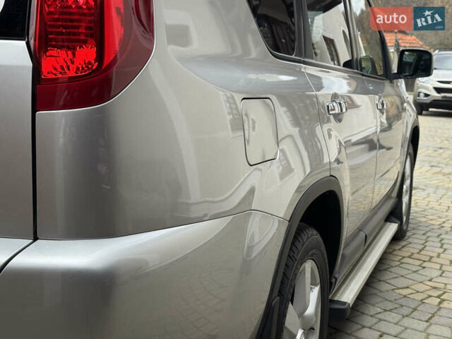 Сірий Ніссан ІксТрейл, об'ємом двигуна 2 л та пробігом 228 тис. км за 10250 $, фото 58 на Automoto.ua