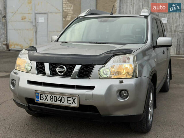 Серый Ниссан ИксТрейл, объемом двигателя 2 л и пробегом 240 тыс. км за 7600 $, фото 18 на Automoto.ua