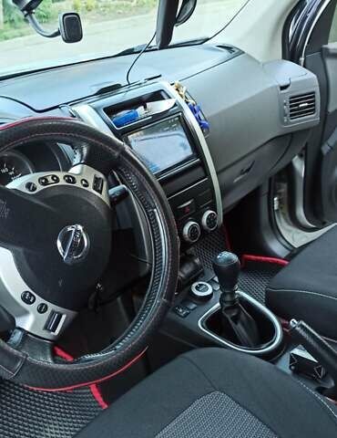 Серый Ниссан ИксТрейл, объемом двигателя 2 л и пробегом 220 тыс. км за 9800 $, фото 12 на Automoto.ua