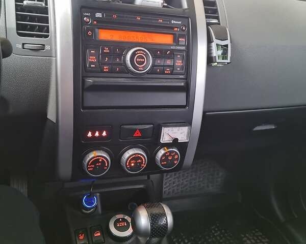 Сірий Ніссан ІксТрейл, об'ємом двигуна 2.5 л та пробігом 179 тис. км за 10500 $, фото 7 на Automoto.ua