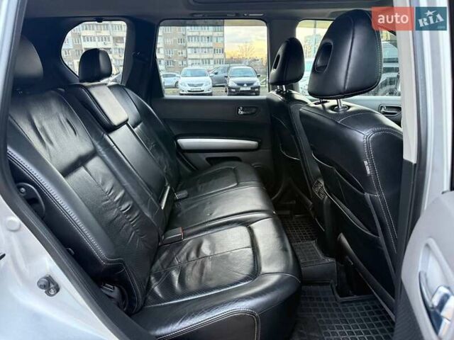 Серый Ниссан ИксТрейл, объемом двигателя 2.49 л и пробегом 327 тыс. км за 10890 $, фото 11 на Automoto.ua