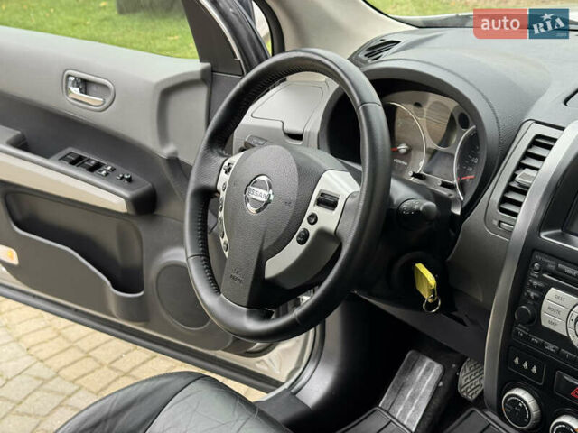 Сірий Ніссан ІксТрейл, об'ємом двигуна 2 л та пробігом 228 тис. км за 10250 $, фото 20 на Automoto.ua