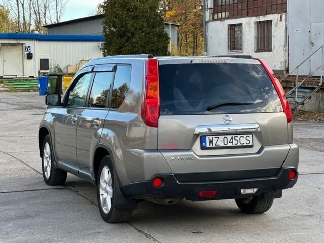 Серый Ниссан ИксТрейл, объемом двигателя 2.2 л и пробегом 200 тыс. км за 3400 $, фото 6 на Automoto.ua