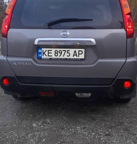 Серый Ниссан ИксТрейл, объемом двигателя 2 л и пробегом 195 тыс. км за 8300 $, фото 8 на Automoto.ua