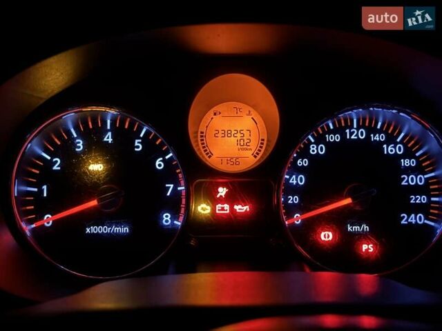 Сірий Ніссан ІксТрейл, об'ємом двигуна 2 л та пробігом 238 тис. км за 9400 $, фото 53 на Automoto.ua