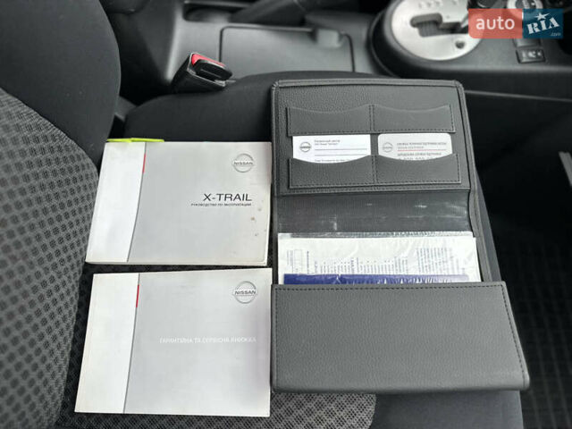 Сірий Ніссан ІксТрейл, об'ємом двигуна 2.49 л та пробігом 197 тис. км за 8300 $, фото 28 на Automoto.ua