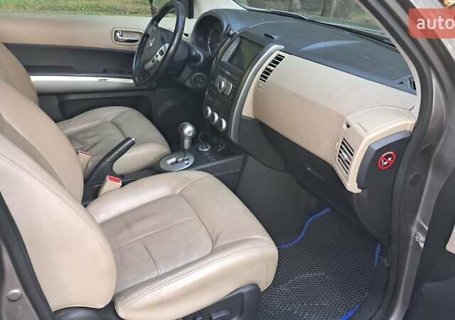 Ниссан ИксТрейл 2008 в Днепре (Днепропетровске) на Automoto.ua Серый Ниссан ИксТрейл, объемом двигателя 2.49 л и пробегом 290 тыс. км за 6500 $, фото 7 на Automoto.ua