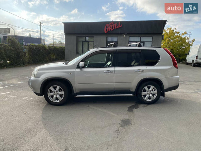 Серый Ниссан ИксТрейл, объемом двигателя 2.49 л и пробегом 226 тыс. км за 8300 $, фото 7 на Automoto.ua