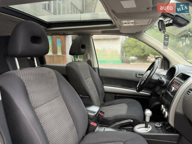 Серый Ниссан ИксТрейл, объемом двигателя 2 л и пробегом 240 тыс. км за 7600 $, фото 67 на Automoto.ua