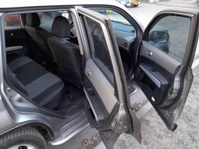 Серый Ниссан ИксТрейл, объемом двигателя 2 л и пробегом 195 тыс. км за 8300 $, фото 6 на Automoto.ua