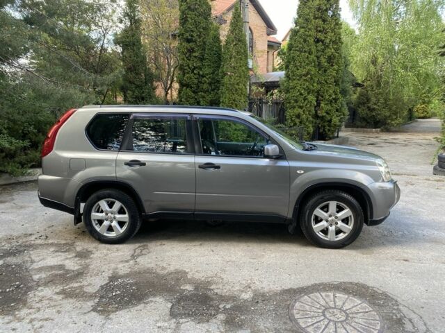 Серый Ниссан ИксТрейл, объемом двигателя 2 л и пробегом 218 тыс. км за 7350 $, фото 9 на Automoto.ua