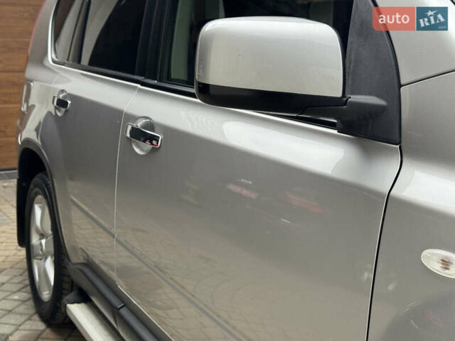 Сірий Ніссан ІксТрейл, об'ємом двигуна 2 л та пробігом 228 тис. км за 10250 $, фото 55 на Automoto.ua