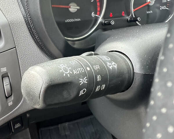 Серый Ниссан ИксТрейл, объемом двигателя 2 л и пробегом 229 тыс. км за 10100 $, фото 34 на Automoto.ua