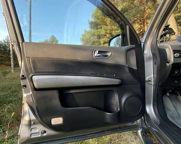 Серый Ниссан ИксТрейл, объемом двигателя 2 л и пробегом 272 тыс. км за 10000 $, фото 14 на Automoto.ua