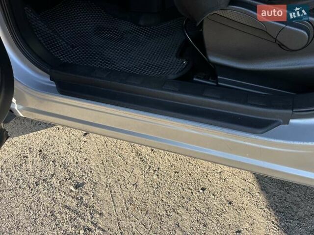Серый Ниссан ИксТрейл, объемом двигателя 2.49 л и пробегом 195 тыс. км за 9800 $, фото 26 на Automoto.ua