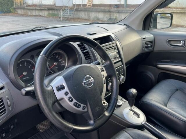 Серый Ниссан ИксТрейл, объемом двигателя 2.2 л и пробегом 200 тыс. км за 3400 $, фото 8 на Automoto.ua