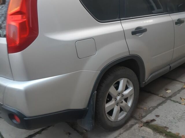 Серый Ниссан ИксТрейл, объемом двигателя 2.5 л и пробегом 261 тыс. км за 7500 $, фото 10 на Automoto.ua