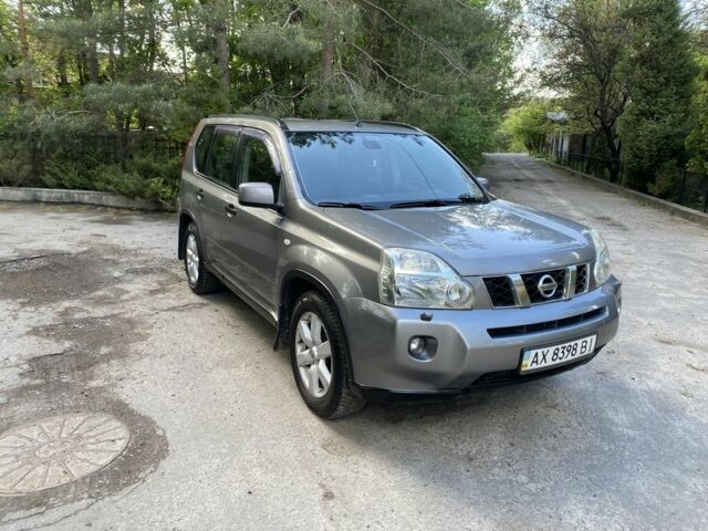 Серый Ниссан ИксТрейл, объемом двигателя 2 л и пробегом 218 тыс. км за 7350 $, фото 7 на Automoto.ua