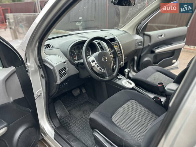 Сірий Ніссан ІксТрейл, об'ємом двигуна 2.49 л та пробігом 197 тис. км за 8300 $, фото 25 на Automoto.ua