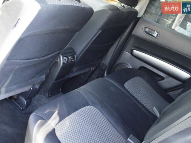 Серый Ниссан ИксТрейл, объемом двигателя 2 л и пробегом 180 тыс. км за 9500 $, фото 13 на Automoto.ua