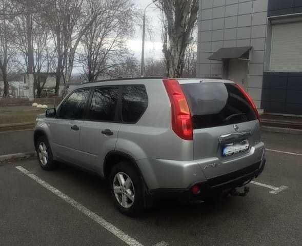 Сірий Ніссан ІксТрейл, об'ємом двигуна 2 л та пробігом 215 тис. км за 5999 $, фото 4 на Automoto.ua