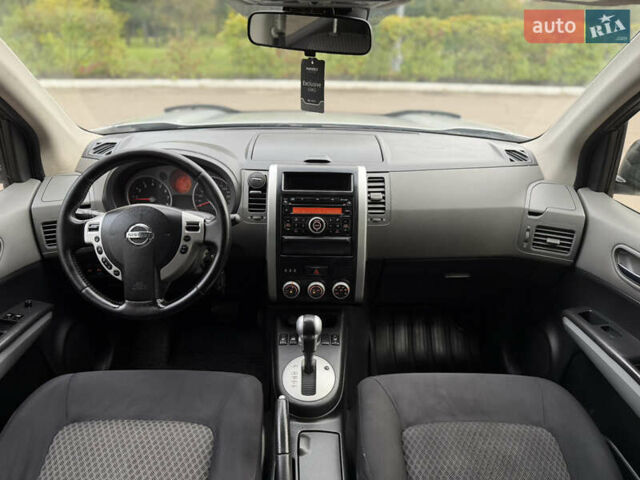 Серый Ниссан ИксТрейл, объемом двигателя 2 л и пробегом 240 тыс. км за 7600 $, фото 38 на Automoto.ua