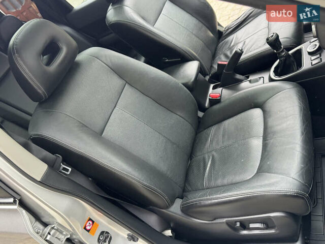 Сірий Ніссан ІксТрейл, об'ємом двигуна 2 л та пробігом 228 тис. км за 10250 $, фото 23 на Automoto.ua