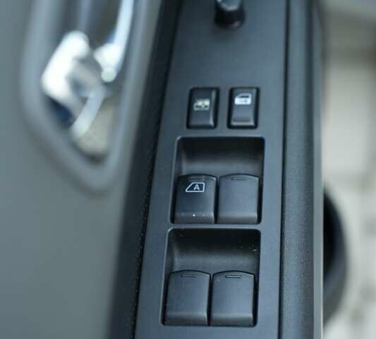 Сірий Ніссан ІксТрейл, об'ємом двигуна 2 л та пробігом 310 тис. км за 7900 $, фото 12 на Automoto.ua