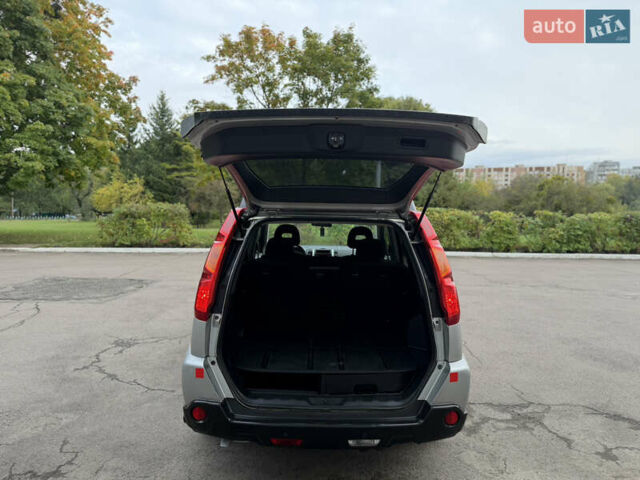 Серый Ниссан ИксТрейл, объемом двигателя 2 л и пробегом 240 тыс. км за 7600 $, фото 35 на Automoto.ua