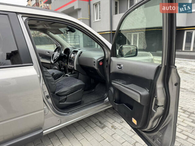 Серый Ниссан ИксТрейл, объемом двигателя 2 л и пробегом 326 тыс. км за 8650 $, фото 16 на Automoto.ua