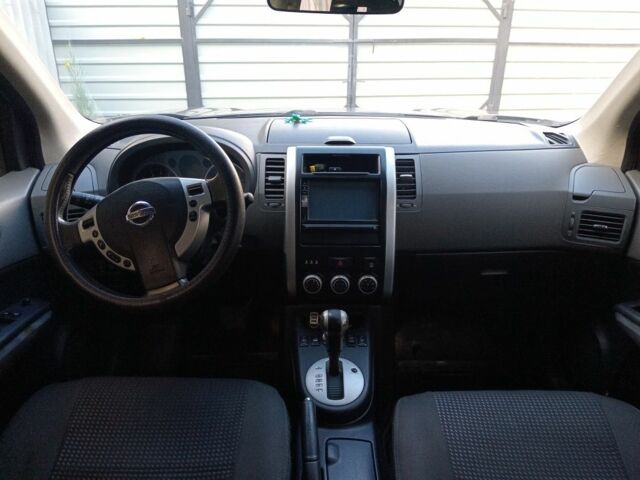 Сірий Ніссан ІксТрейл, об'ємом двигуна 2 л та пробігом 242 тис. км за 7300 $, фото 8 на Automoto.ua