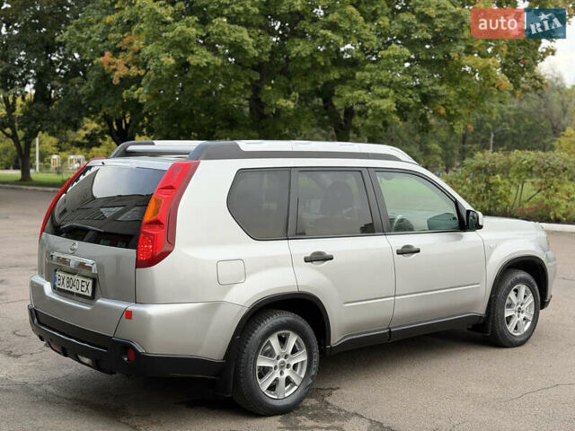 Серый Ниссан ИксТрейл, объемом двигателя 2 л и пробегом 240 тыс. км за 7600 $, фото 14 на Automoto.ua