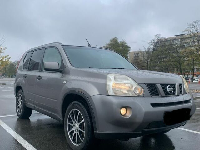 Серый Ниссан ИксТрейл, объемом двигателя 0 л и пробегом 350 тыс. км за 4600 $, фото 2 на Automoto.ua
