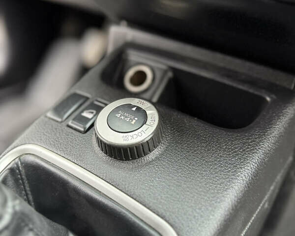 Серый Ниссан ИксТрейл, объемом двигателя 2 л и пробегом 326 тыс. км за 8650 $, фото 13 на Automoto.ua