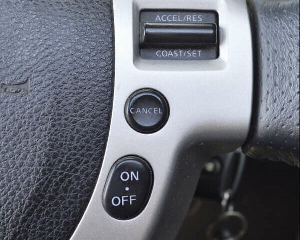 Серый Ниссан ИксТрейл, объемом двигателя 2 л и пробегом 180 тыс. км за 9500 $, фото 10 на Automoto.ua