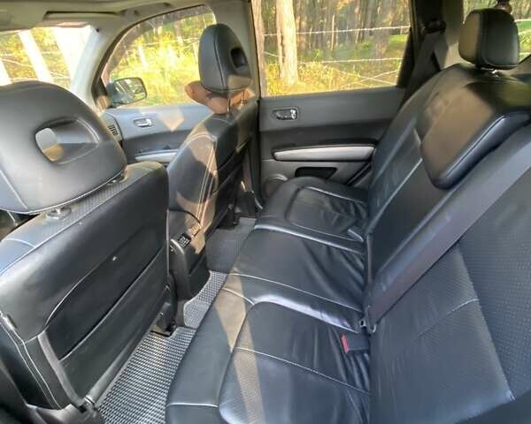 Серый Ниссан ИксТрейл, объемом двигателя 2 л и пробегом 272 тыс. км за 10000 $, фото 12 на Automoto.ua