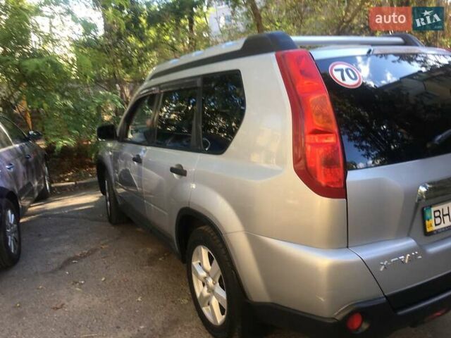 Сірий Ніссан ІксТрейл, об'ємом двигуна 2.49 л та пробігом 170 тис. км за 10500 $, фото 1 на Automoto.ua